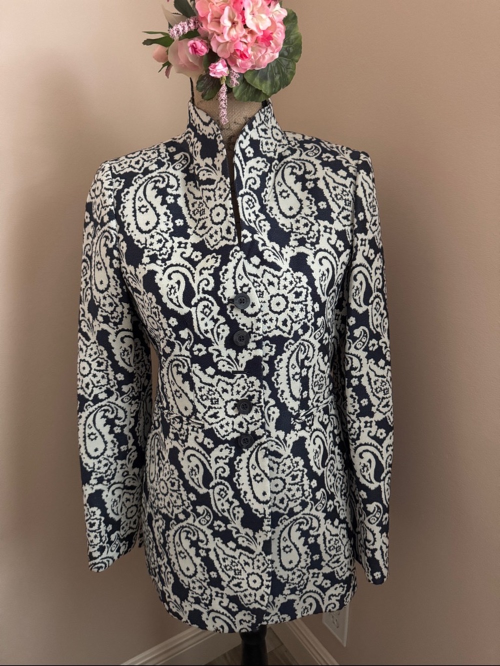 Ellen Tracy Blue and White Paisley Blazer